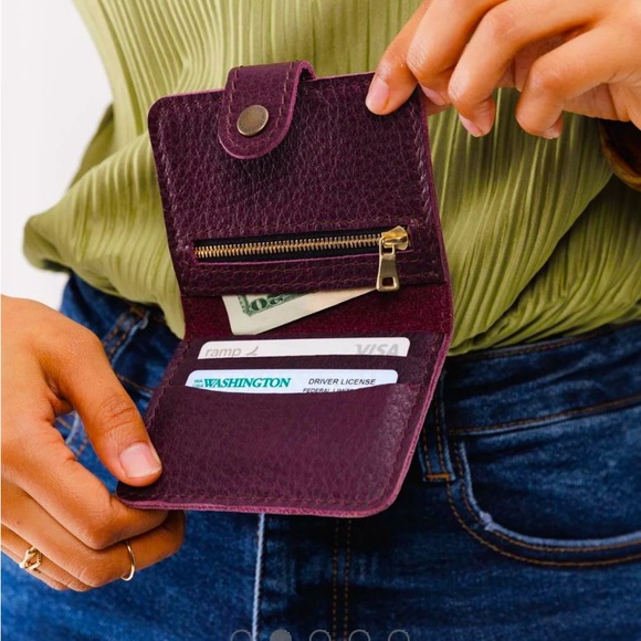 Portland Leather Premium Plum Small Bifold Wallet - Picture 6 of 7